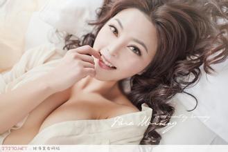 凤凰城娱乐网站 ロンシュウとおばあさんが笑っている幸せなシーンを見ました